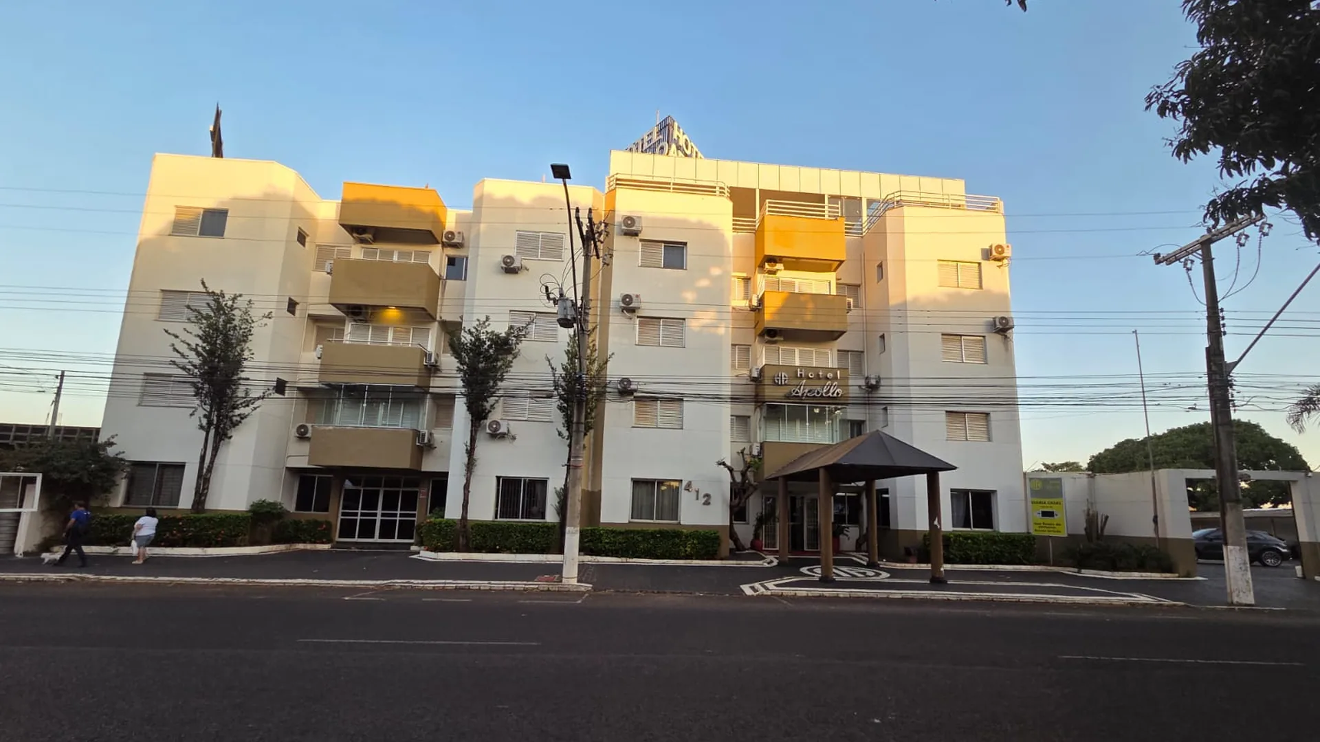 Fachada do Hotel Apollo, na Av. João Naves de Ávila, em Uberlândia